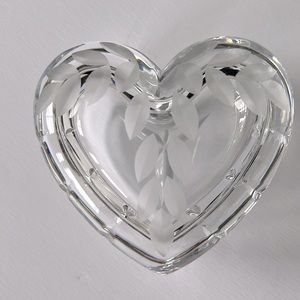 Heart crystal trinket box